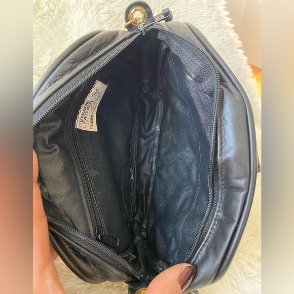 Vintage Reem Black Quilted Leather Crossbody Bag with Gold Chain - Picture 9 of 9